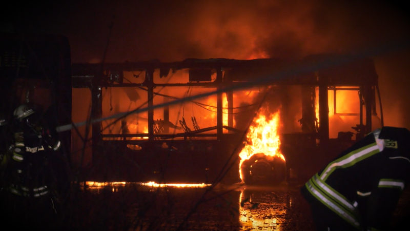 BUSSE IN FLAMMEN (Foto: SAT.1 NRW)