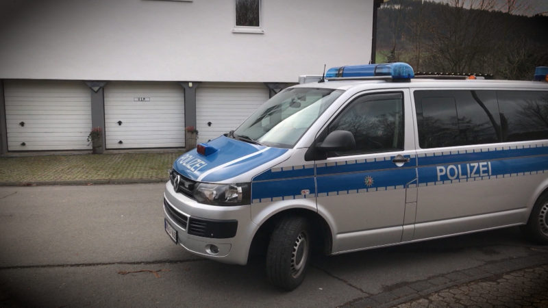 SEK-EINSATZ IN GUMMERSBACH (Foto: SAT.1 NRW)