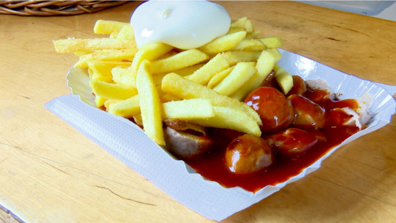 Currywurst kostet 9 Euro (Foto: SAT.1 NRW)