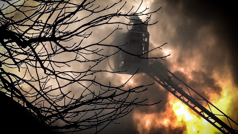 Nachbarn retten Großfamilie bei Brand (Foto: SAT.1 NRW)