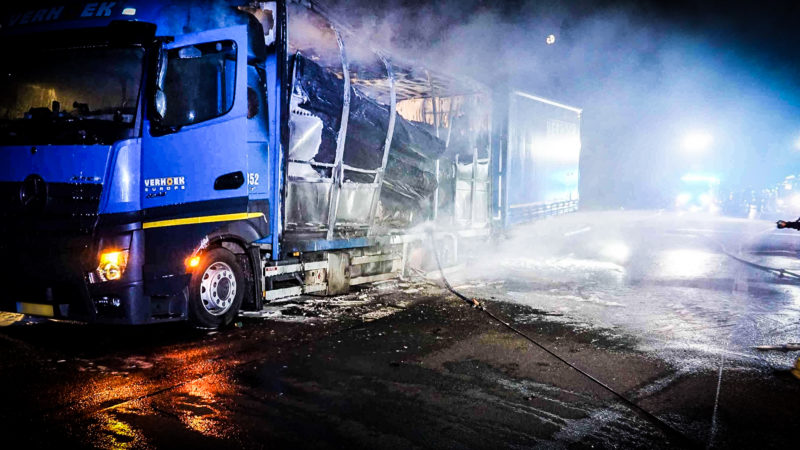 Teppichlaster brennt auf A3 (Foto: SAT.1 NRW)