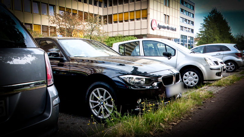 Polizei muss Luxus-Autos wieder abgeben (Foto: SAT.1 NRW)