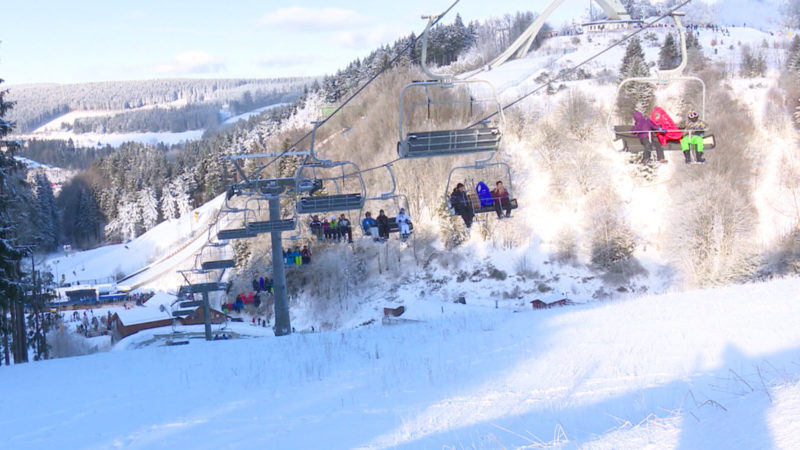 Ski-Wahnsinn an Landesgrenze (Foto: SAT.1 NRW)