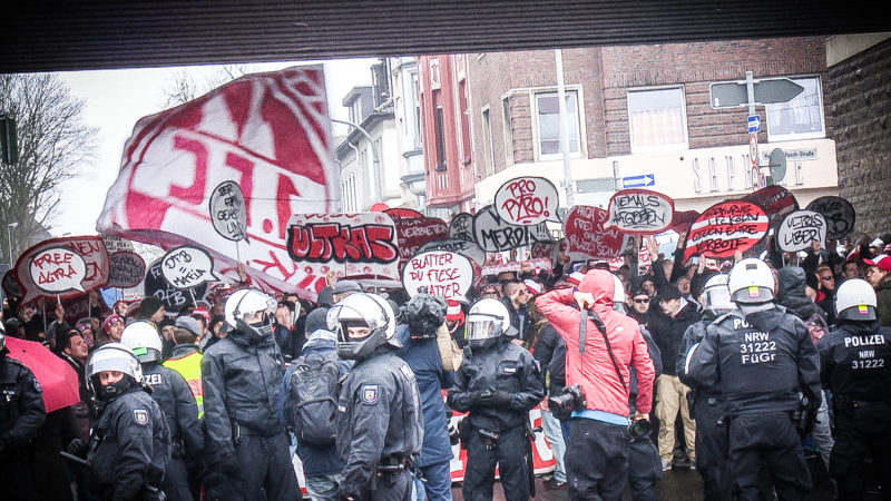 Wer bezahlt Polizeikosten beim Fußball? (Foto: SAT.1 NRW)