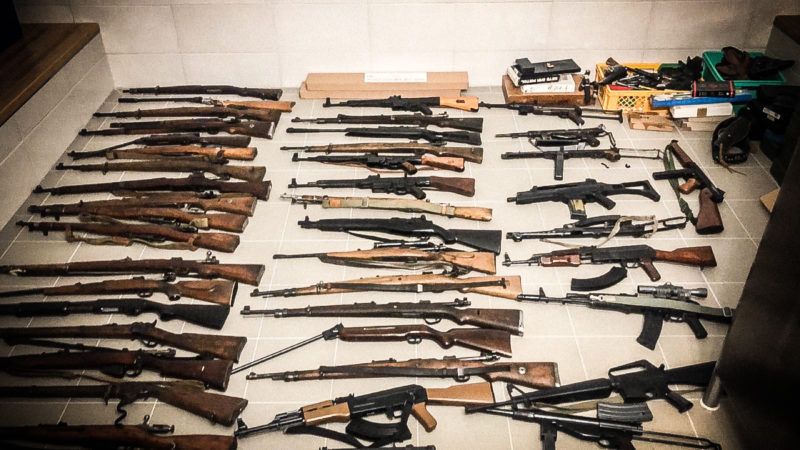 60 Waffen in Wuppertaler Wohnung entdeckt (Foto: SAT.1 NRW)