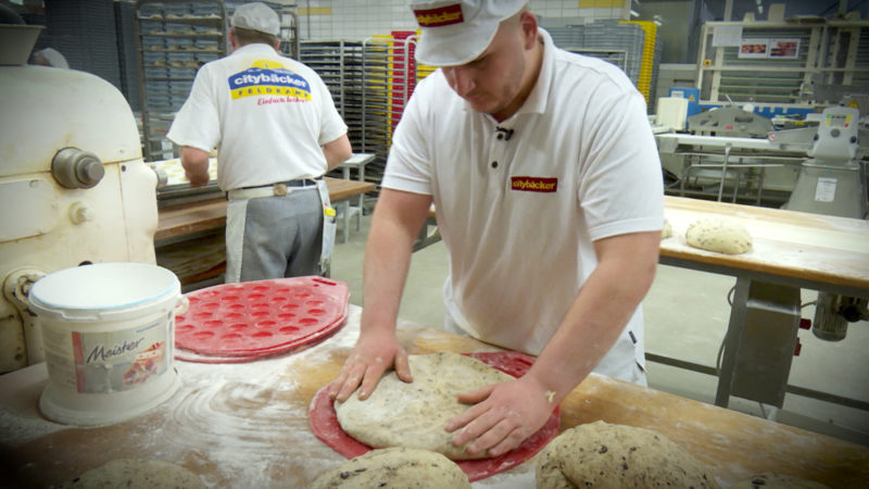 WIE HART IST DER JOB EINES BÄCKERS? (Foto: SAT.1 NRW)