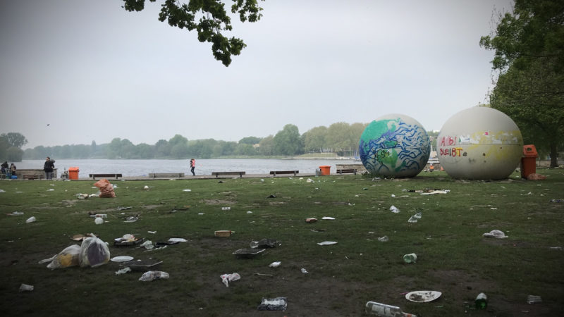 RIESEN MÜLLBERGE NACH DEM FEIERTAG (Foto: SAT.1 NRW)