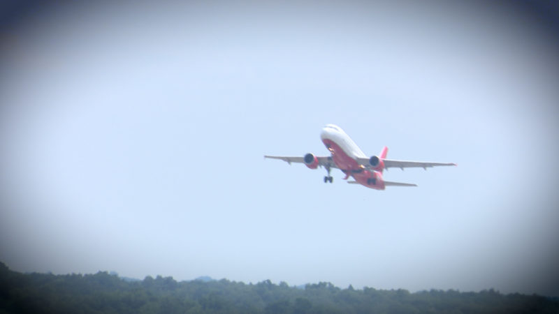 SPENDE GEGEN CO2-FUSSABDRUCK (Foto: SAT.1 NRW)