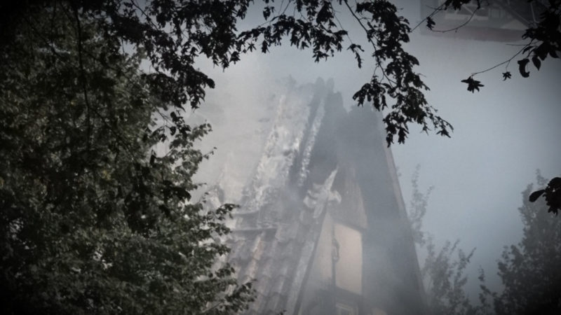 Hausbewohnerinnen vernommen (Foto: SAT.1 NRW)