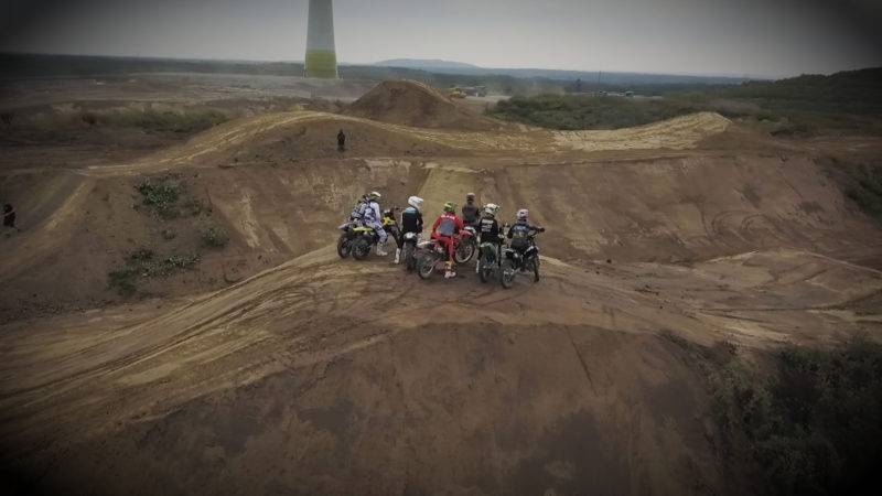 Männer, Matsch und Motorcross (Foto: SAT.1 NRW)