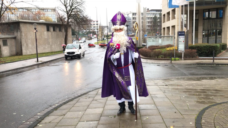 Reporter macht beim Nikolausworkshop mit (Foto: SAT.1 NRW)