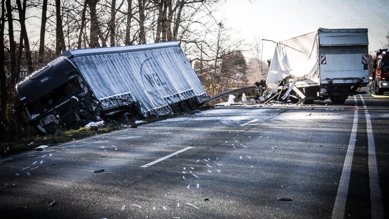 Wieder Tote bei LKW Unfall (Foto: SAT.1 NRW)