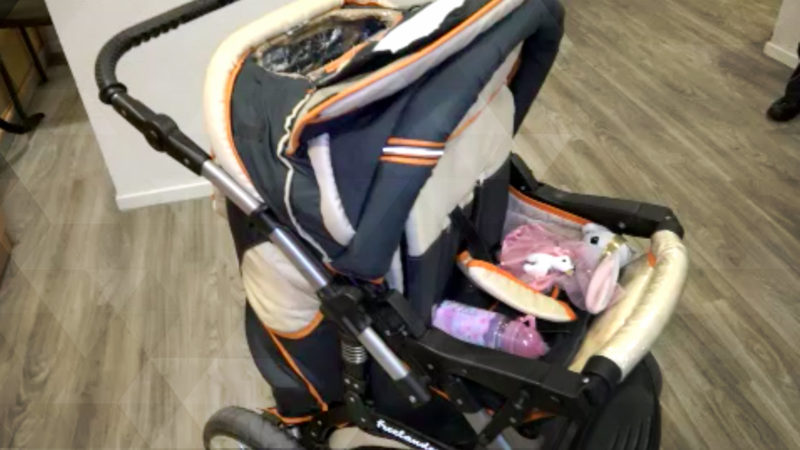 Trickdiebe manipulieren Kinderwagen (Foto: SAT.1 NRW)