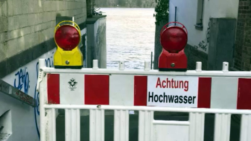 Rhein-Hochwasser steigt weiter (Foto: SAT.1 NRW)