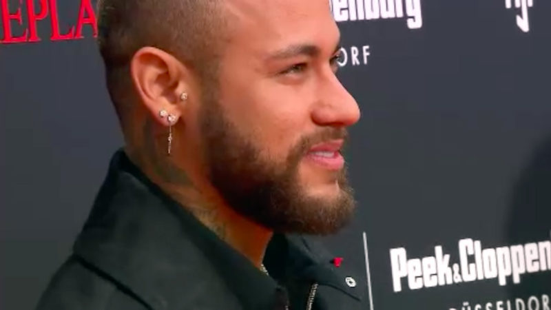 Neymar präsentiert Modekollektion (Foto: SAT.1 NRW)
