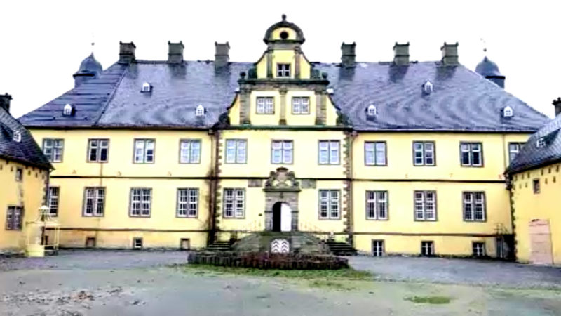 Schloss zu verkaufen (Foto: SAT.1 NRW)