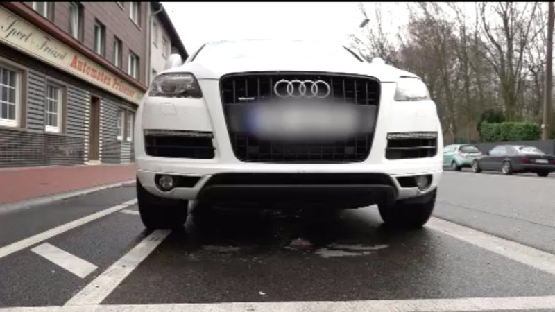 Parkplatz-Irrsinn in Datteln (Foto: SAT.1 NRW)