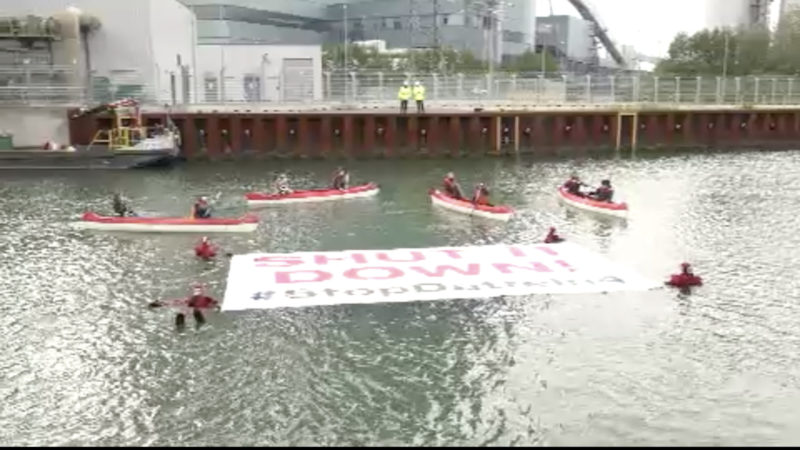 Schwimmender Protest gegen Datteln 4 (Foto: SAT.1 NRW)