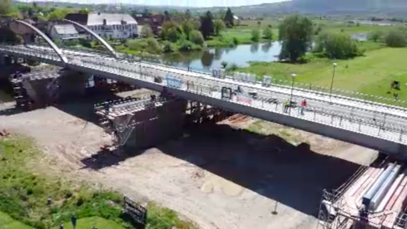 Baufirma verschiebt Weserbrücke (Foto: SAT.1 NRW)