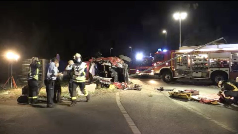 27-Jähriger Autofahrer überschlägt sich mehrmals (Foto: SAT.1 NRW)