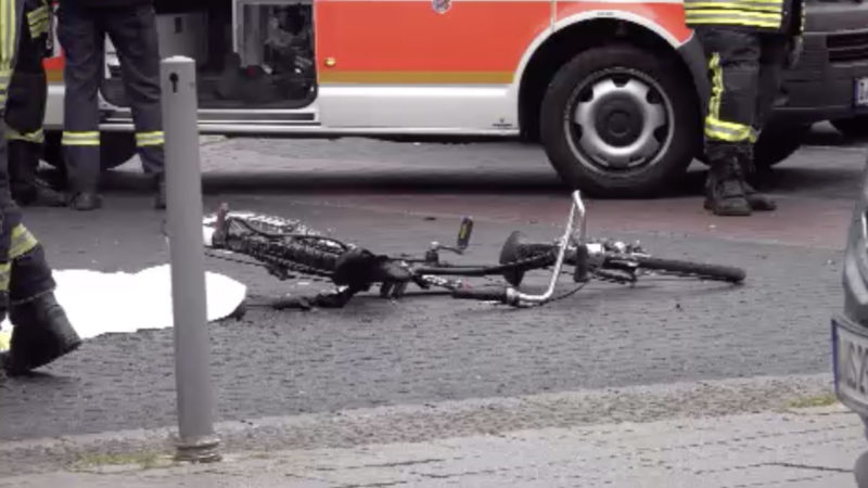 Fahrrad-Crash in Düsseldorf (Foto: SAT.1 NRW)