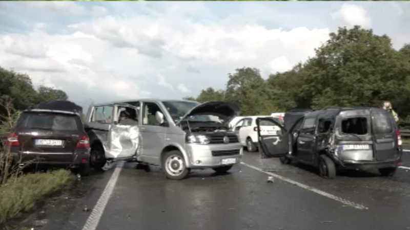 Massenunfall auf A2 (Foto: SAT.1 NRW)