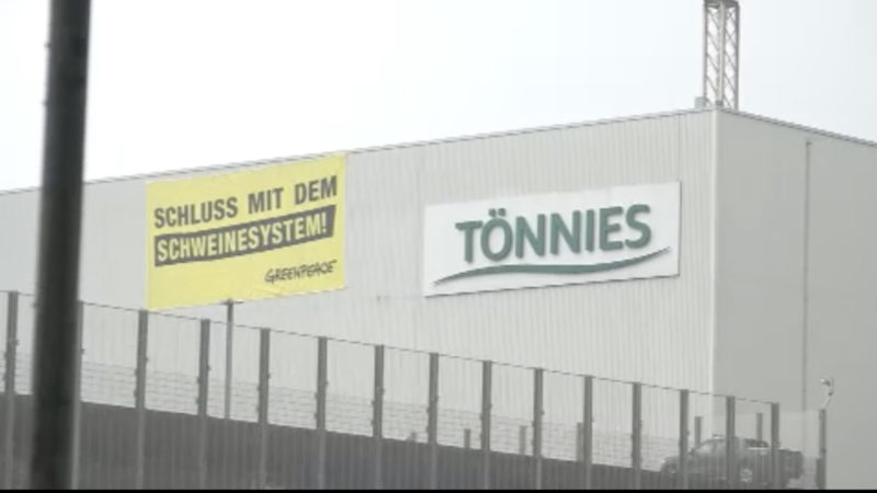 Proteste vor Fleischfabrik Tönnies (Foto: SAT.1 NRW)