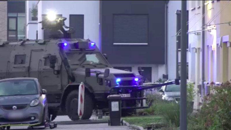 Großrazzia gegen Autobetrüger (Foto: SAT.1 NRW)