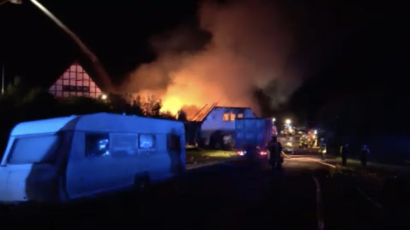 Zwei Bauernhöfe in Brand (Foto: SAT.1 NRW)