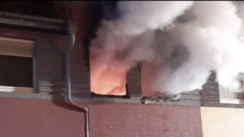 Mann stirbt bei Hausbrand in Velbert (Foto: SAT.1 NRW)