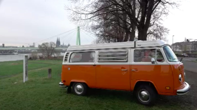 VW-Bus wird zum Dating-Bulli (Foto: SAT.1 NRW)