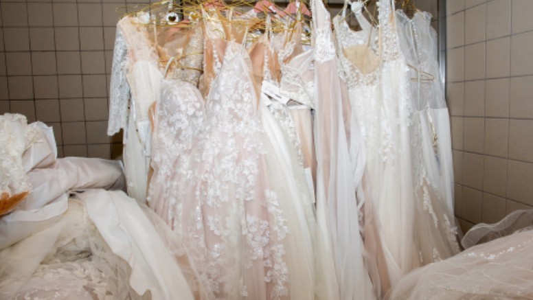 Hochzeits-Alptraum: Diebe stehlen Brautkleider (Foto: SAT.1 NRW)