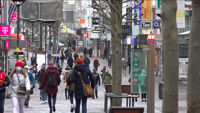 Beschäftigte im Einzelhandel ziehen auf die Straße (Foto: SAT.1 NRW)