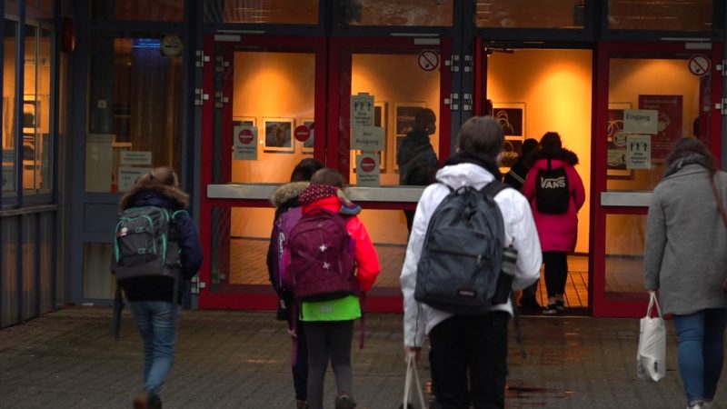 Präsenzunterricht mit Schnelltests an Schule in Bergisch Gladbach (Foto: SAT.1 NRW)