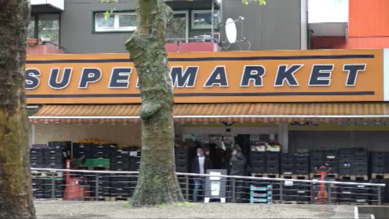 Mann zündet Supermarkt an (Foto: SAT.1 NRW)