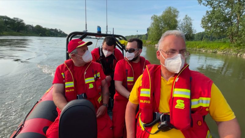 DLRG-Retter im Einsatz (Foto: SAT.1 NRW)