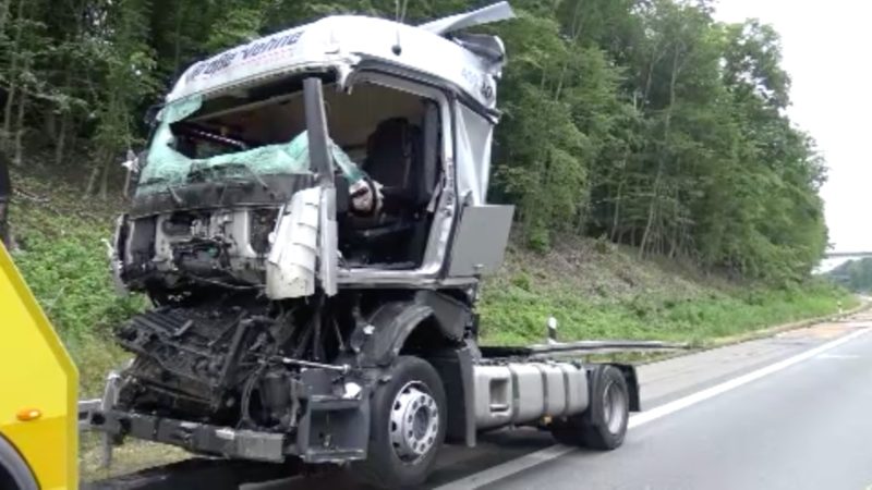 LKW-Unfall auf der A45 (Foto: SAT.1 NRW)