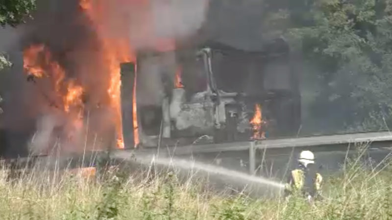 Verkehrschaos nach Feuer (Foto: SAT.1 NRW)