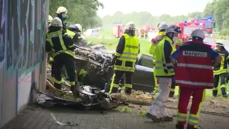 Aqua-Planing Unfälle auf A57 (Foto: SAT.1 NRW)