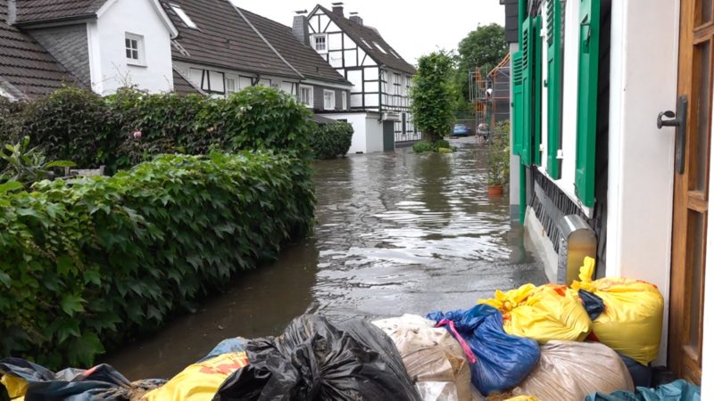 Einsturzgefahr nach der Flut (Foto: SAT.1 NRW)