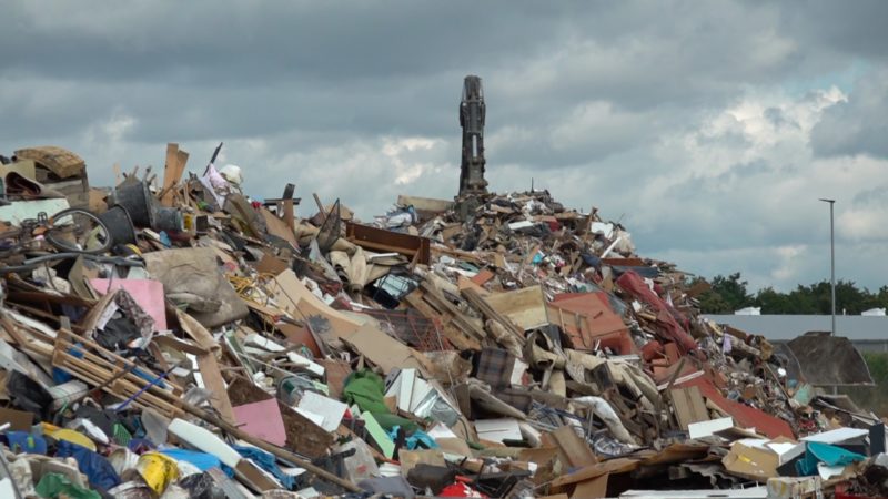 Wohin mit den Müllmassen nach der Katastrophe? (Foto: SAT.1 NRW)