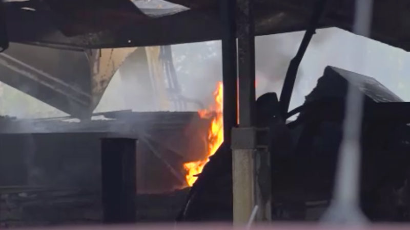 Klage nach Autobahnfeuer (Foto: SAT.1 NRW)