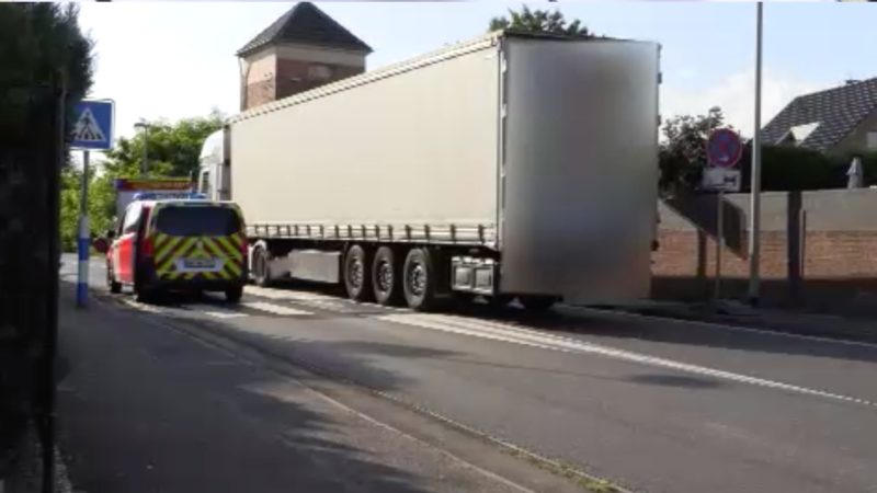 LKW überfährt Mädchen (Foto: SAT.1 NRW)