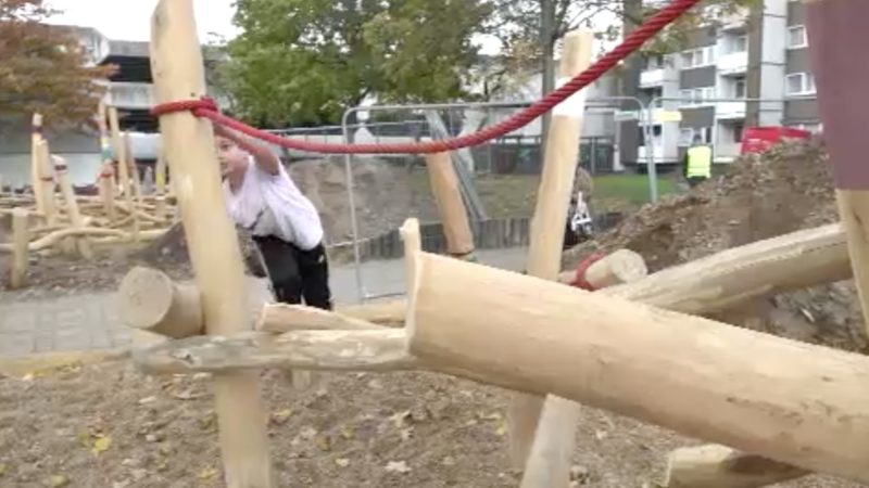 Notarzteinsatz auf Spielplatz (Foto: SAT.1 NRW)