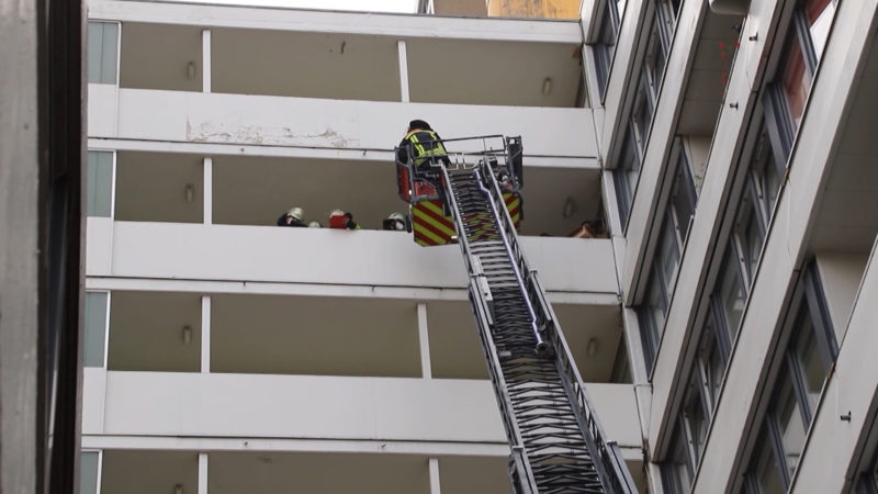 Brandstiftung im Hochhaus (Foto: SAT.1 NRW)