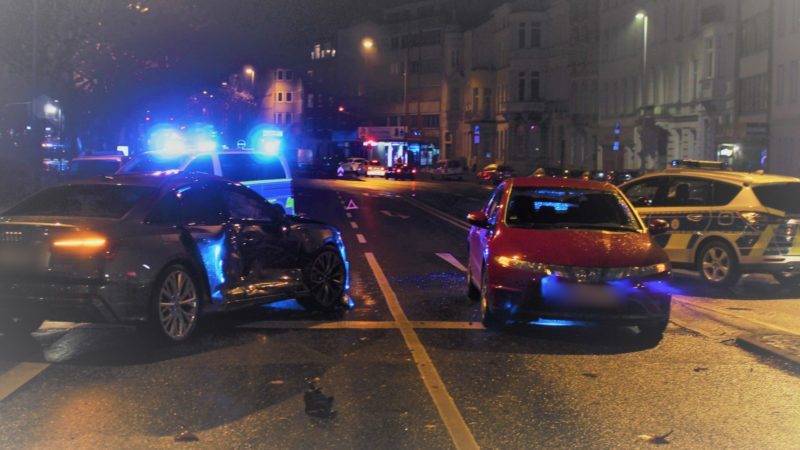 Illegales Rennen führt zu Crash (Foto: SAT.1 NRW)