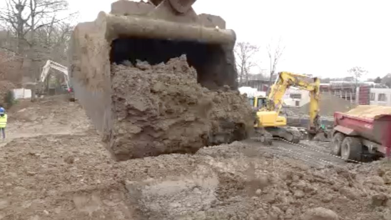 Bagger mieten (Foto: SAT.1 NRW)