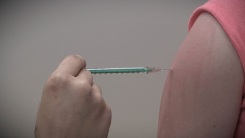 Impfpanne: Kinder erhalten Moderna-Impfstoff (Foto: SAT.1 NRW)