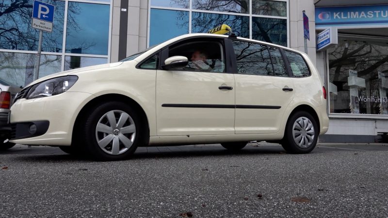 Taxiunternehmen leiden unter Tankrabatt (Foto: SAT.1 NRW)