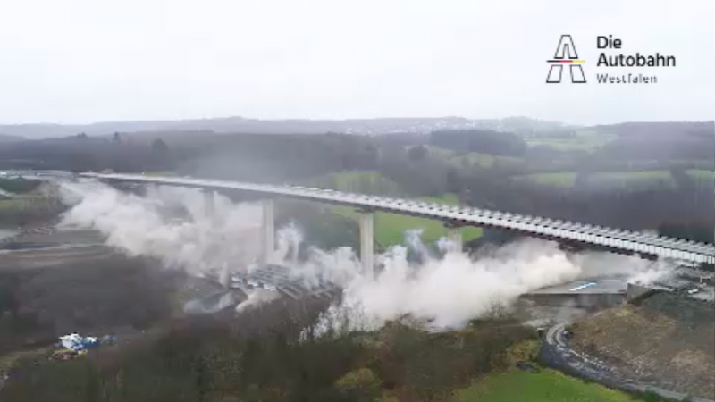 Talbrücke erfolgreich gesprengt (Foto: SAT.1 NRW)
